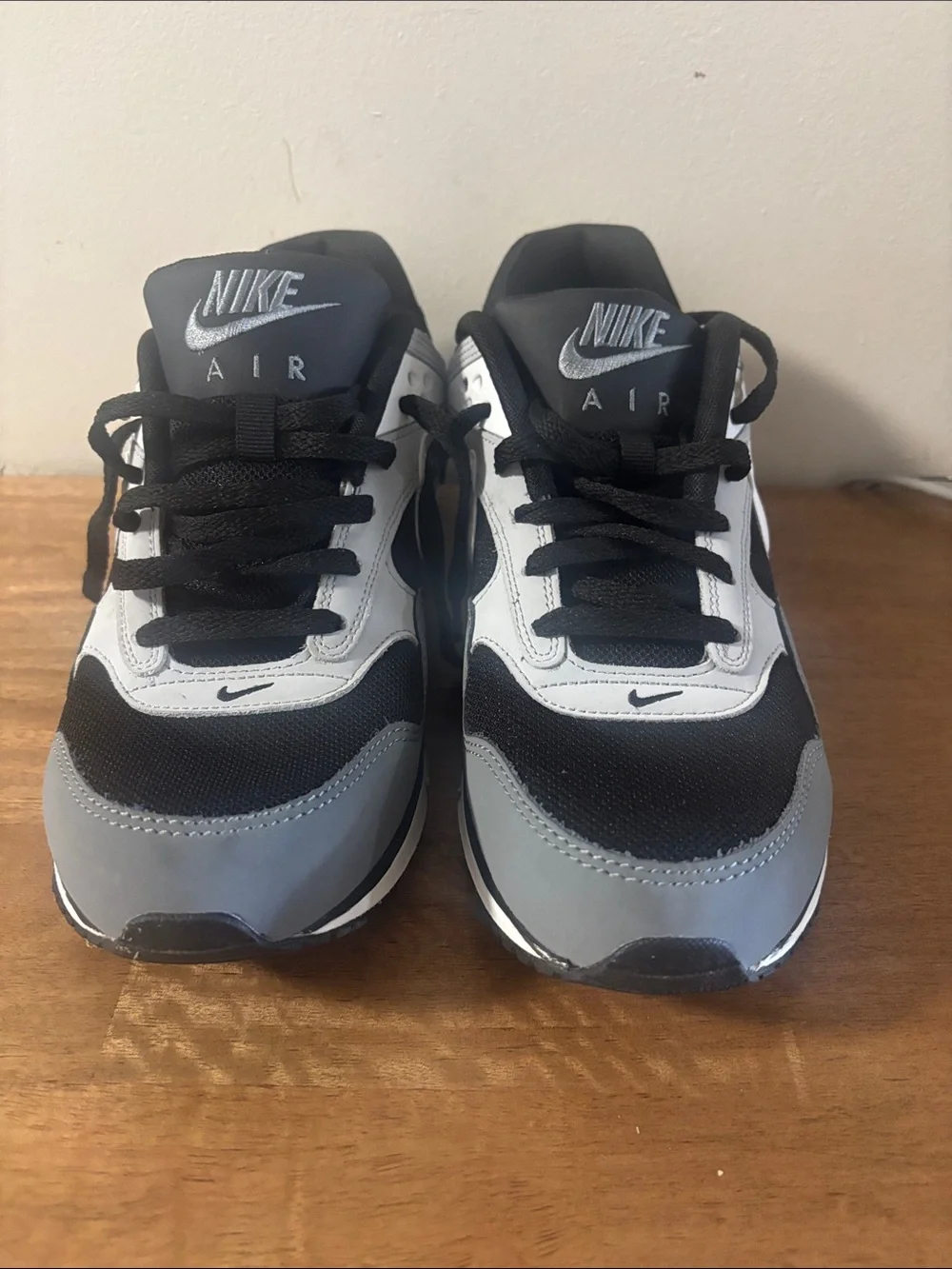 Nike Men’s Air Max Sneakers - Black, Gray, White size 10